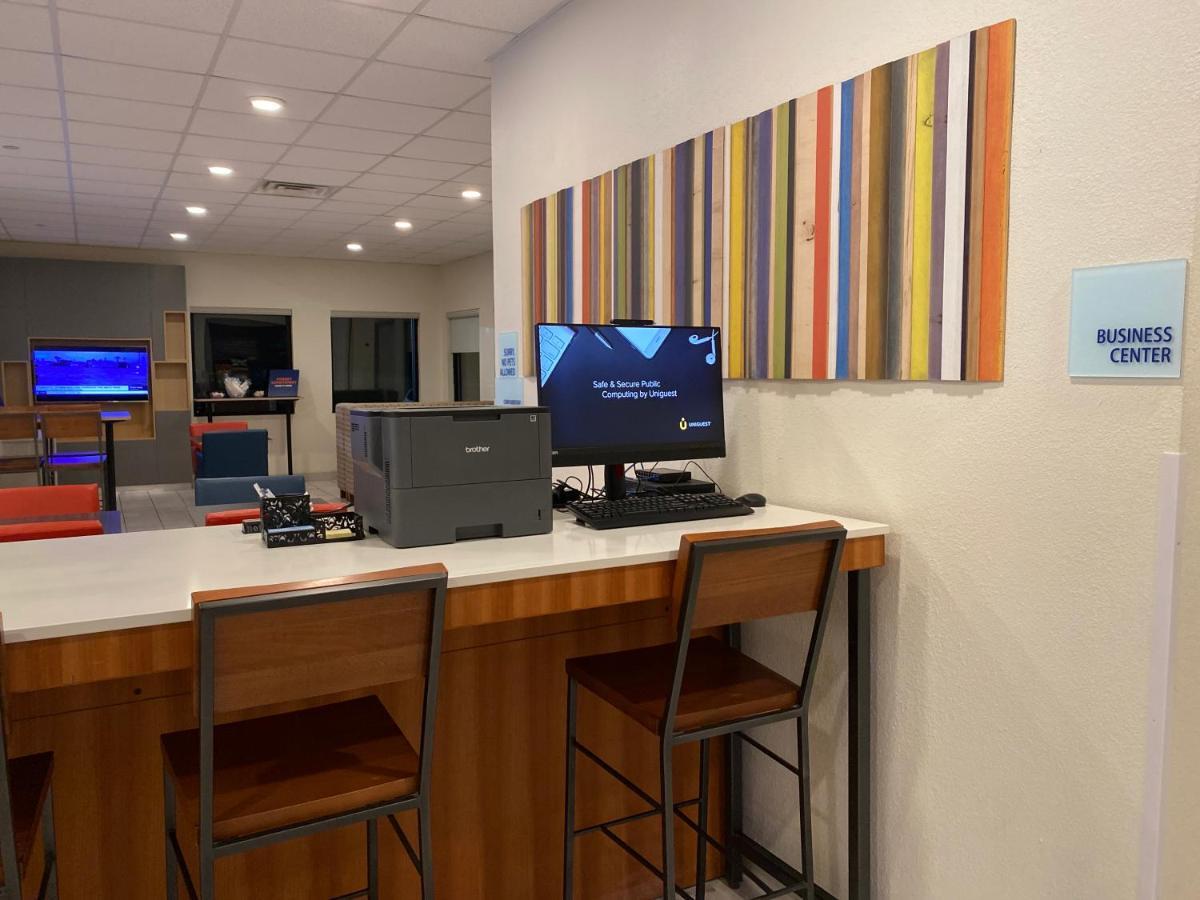 Holiday Inn Express Metropolis By Ihg Exterior photo